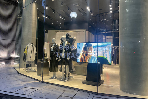 写真：TATRAS CONCEPT STORE 大阪店