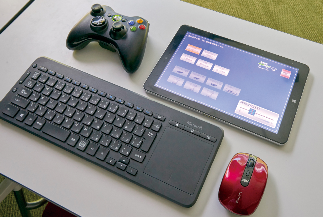 写真:タブレットで画面