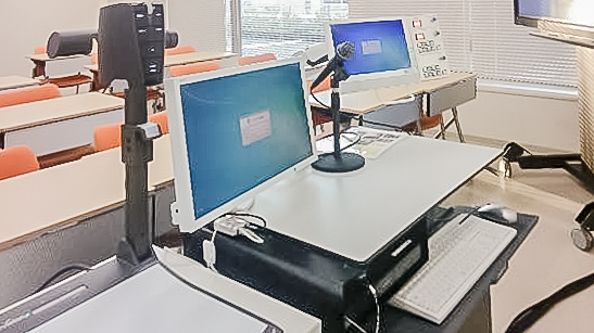 写真:V. AV操作卓