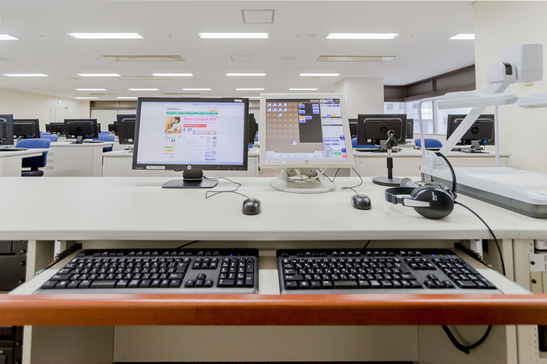 写真:教師側制御PC