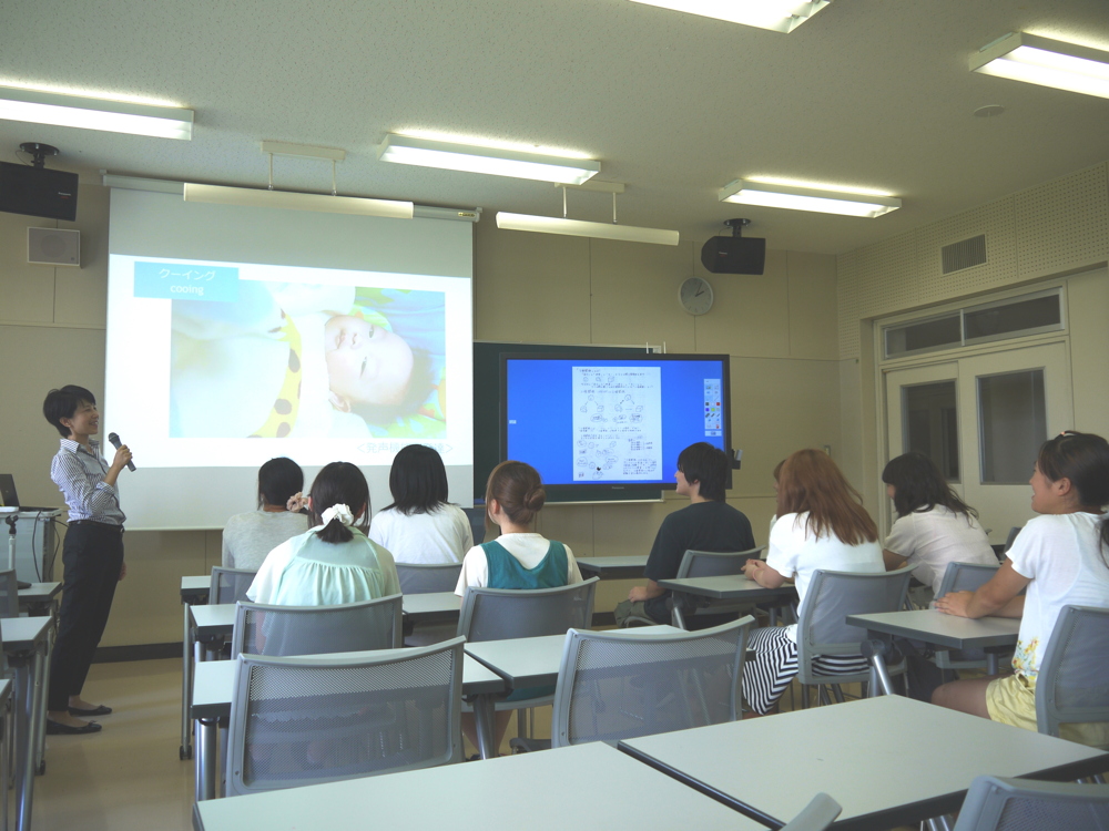写真:盛岡大学短期大学部様、講義の様子。