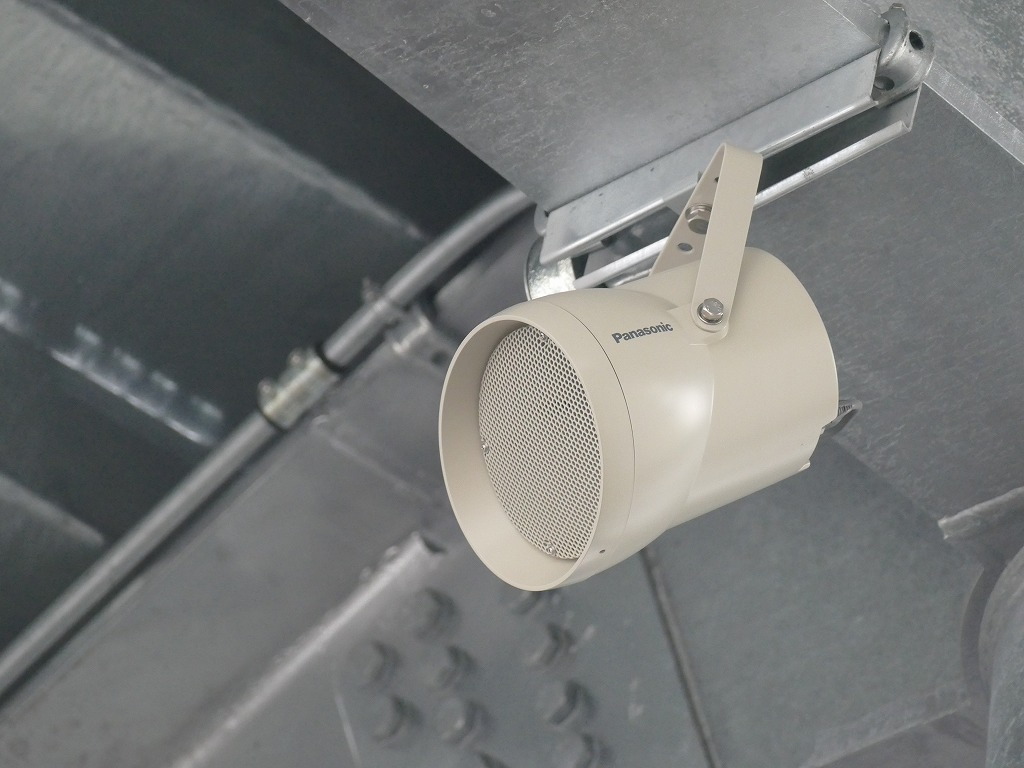 写真:非常放送用屋外対応スピーカー