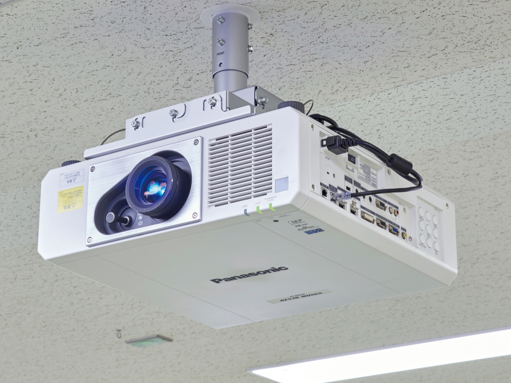 写真:2016年春発売のPT-RZ570JWをご採用