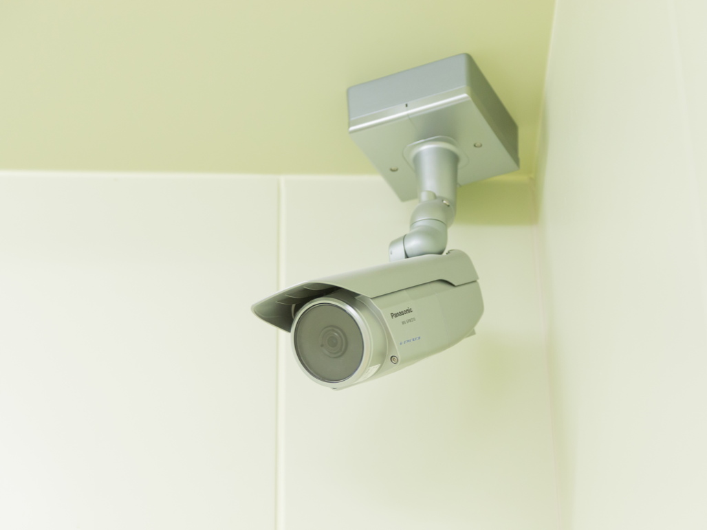 写真:全室用のネットワークカメラ WV-SPW310