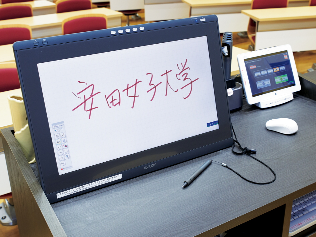 写真:ペンタブレットに文字などを書くと・・・