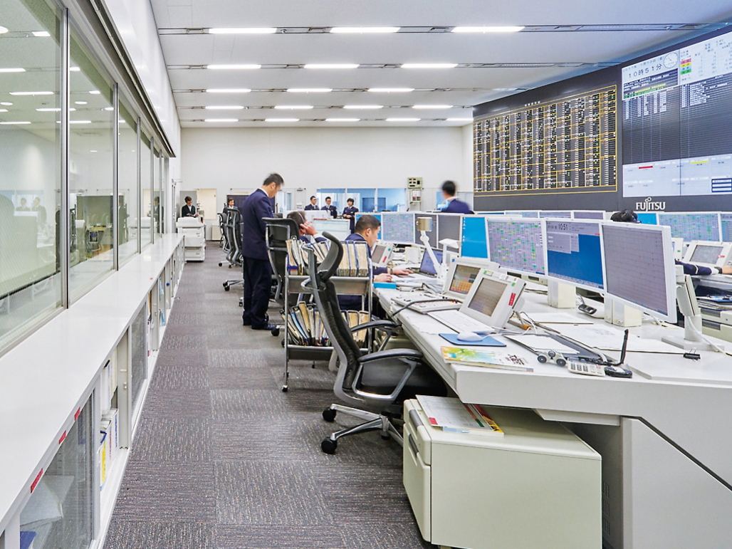 写真:後方には児童や市民など一般の方も見学できるスペースを設置