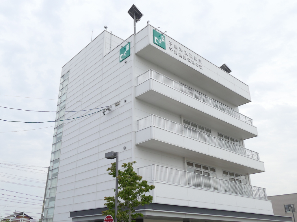 写真:防災カメラが設置された千鳥津波避難所。民間も含め11箇所に設置
