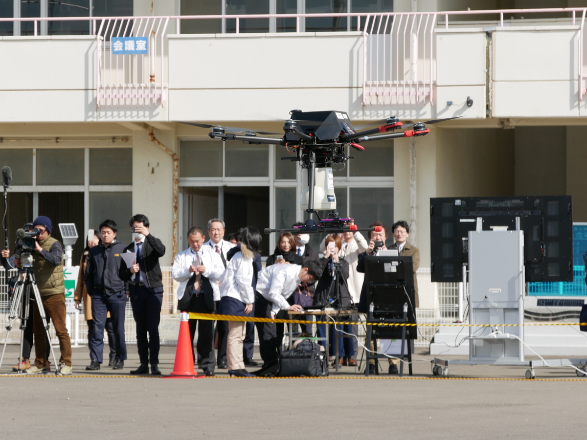 写真:Jアラート受信機からのメールをトリガーとしてドローンが⾃動で出動