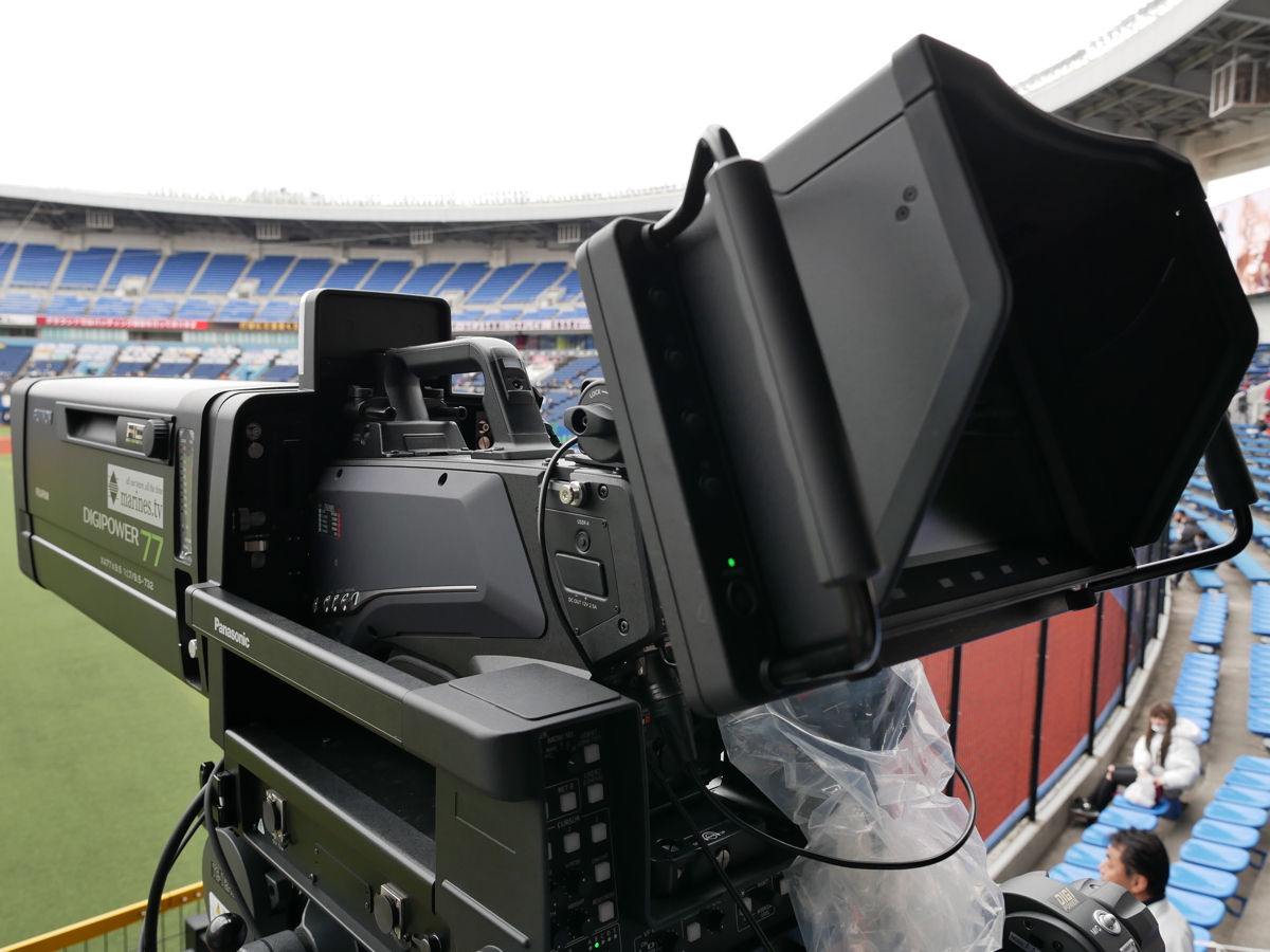 写真:放送用カメラ AK-HC5000