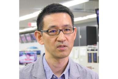 写真：報道局 映像取材部 デスク　芦刈 一 様