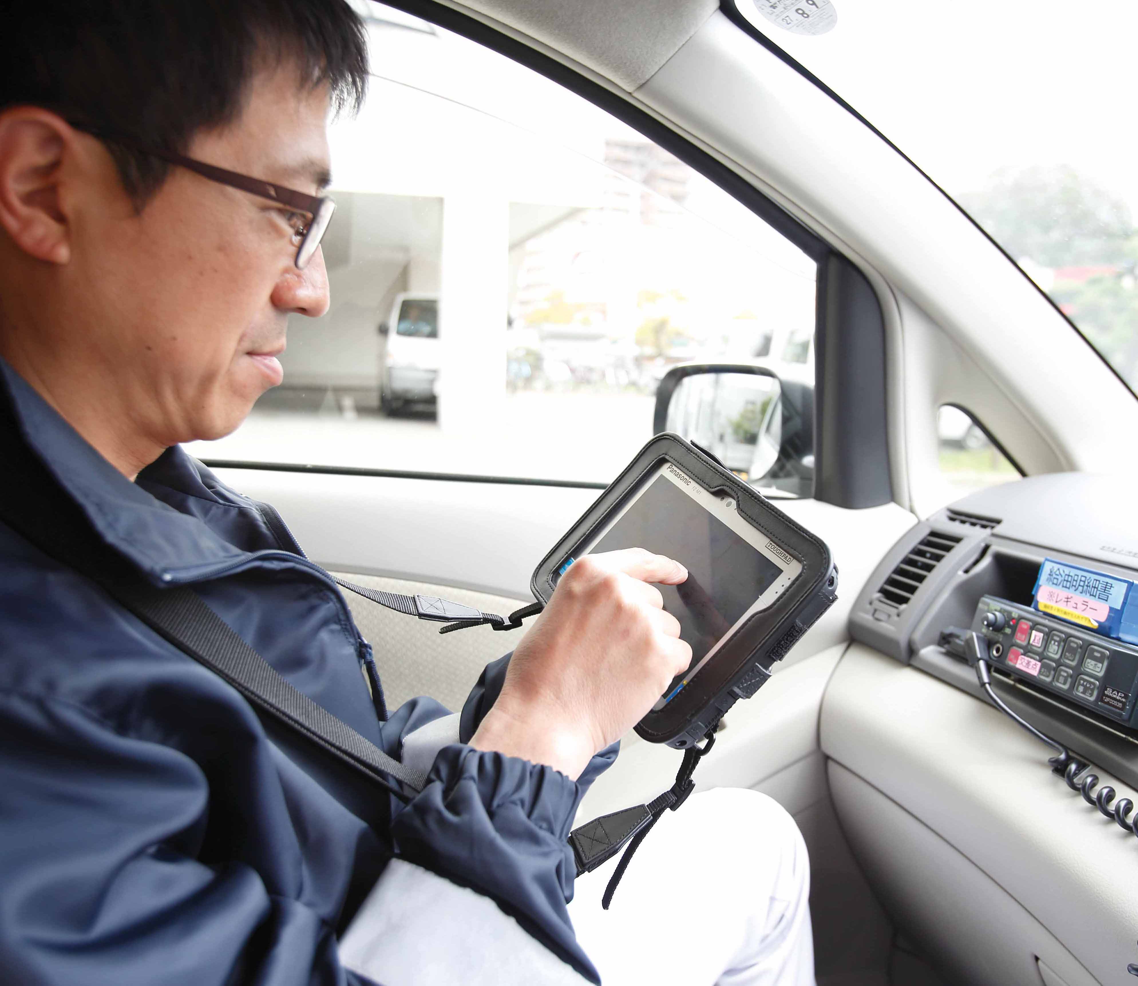 写真:ドクターカーにて携行中のTOUGHPADに内蔵されたGPSが現在地を取得。