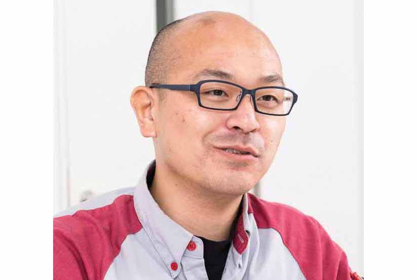 写真:「TOUGHPADのおかげで現場のIT化を推進することができました」と語る、マルハニチロ物流 関東支社 川崎第三物流センター 業務課長の高橋正男様