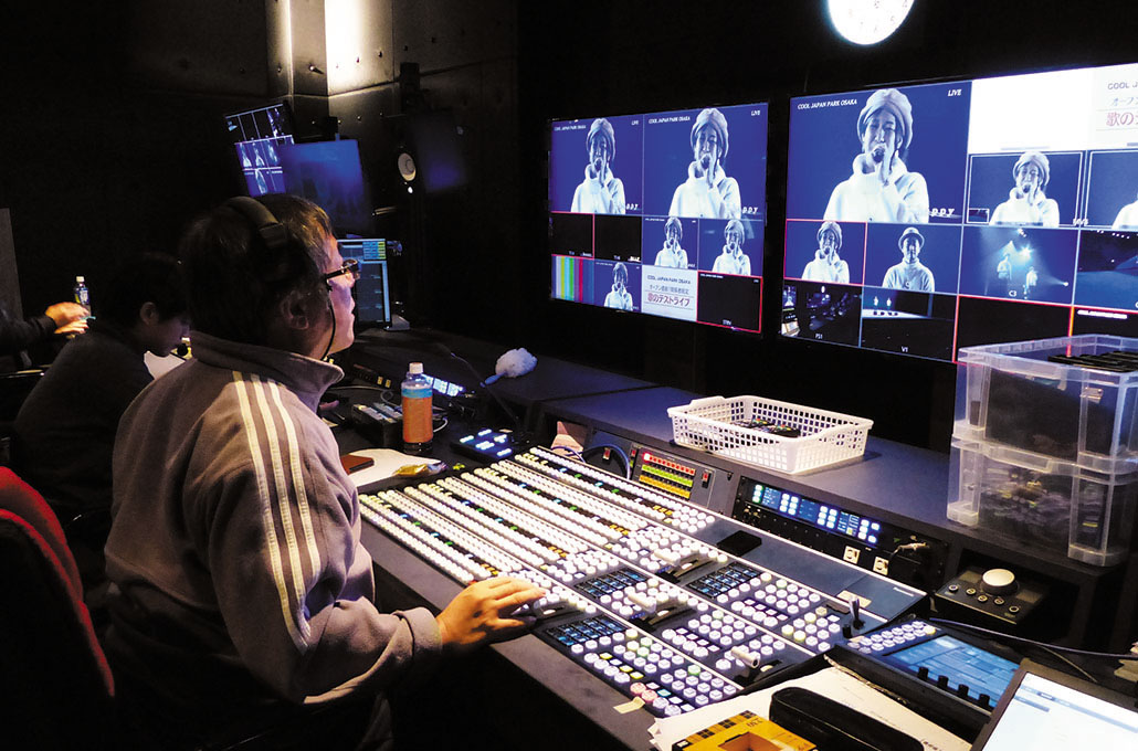写真:「クールジャパンパーク大阪」テレビ調整室