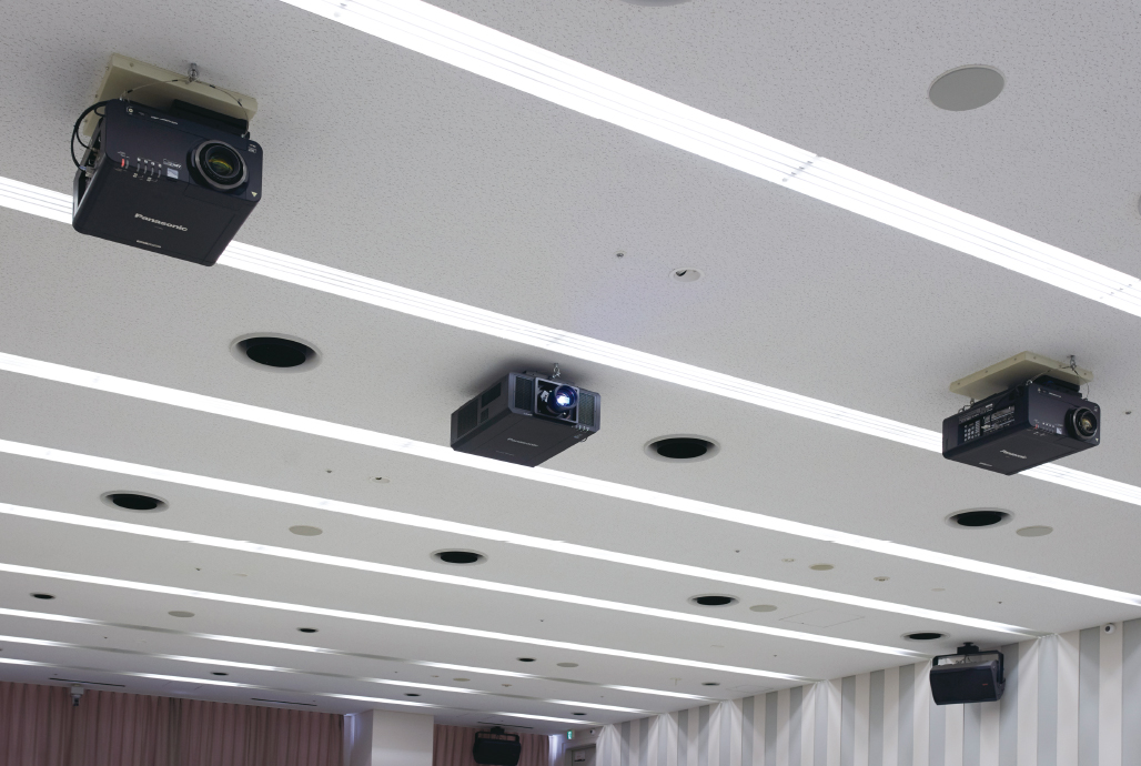 写真:日本工学院専門学校の階段教室