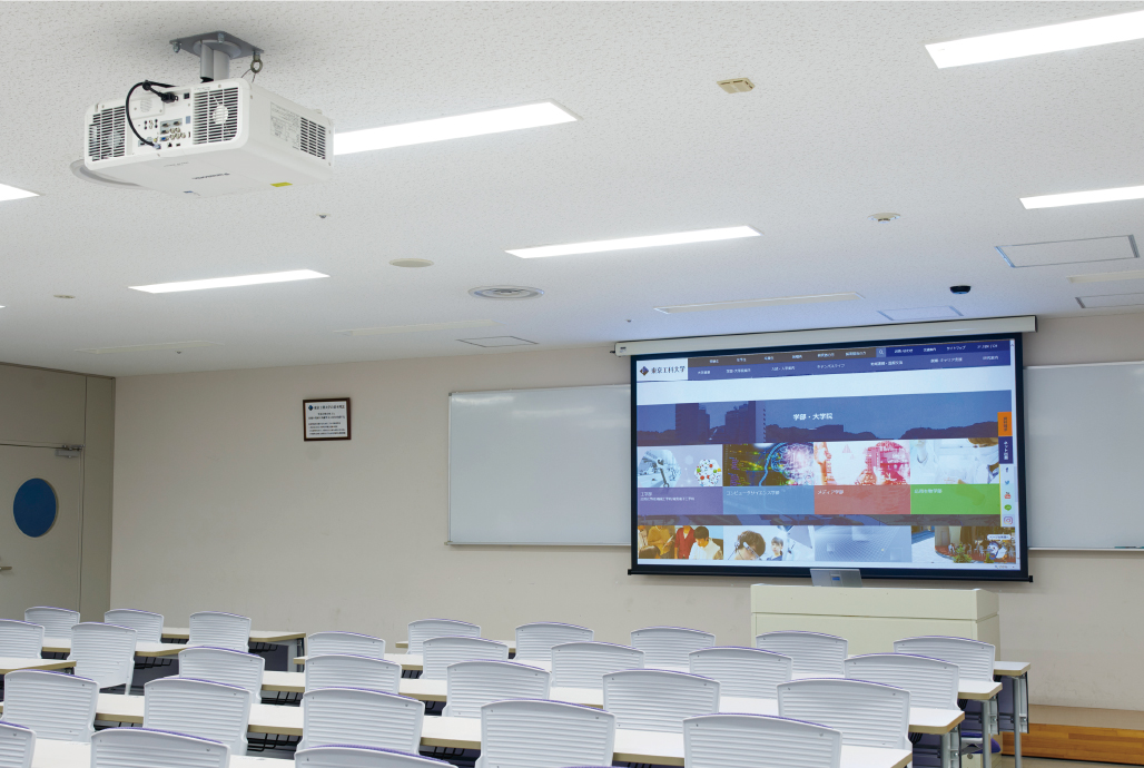 写真:東京工科大学の一般教室