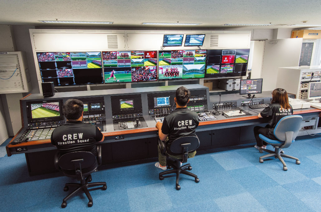 写真:映像操作室に2MEライブスイッチャ-AV-HS6000一式を納入