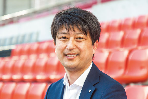 写真:楽天ヴィッセル神戸株式会社 スタジアム本部 スタジアム管理部 部長 鈴木 英司 様
