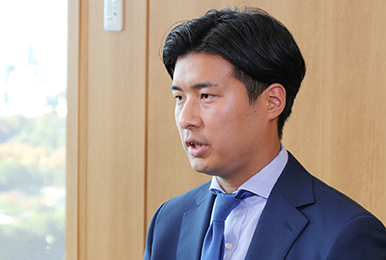 出光昭和シェル 出光興産株式会社<br>リテールマーケティング部<br>リテール政策課 岡村 栄治様