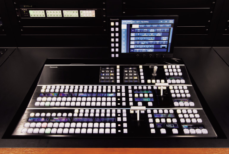 写真:2MEライブスイッチャーAV-HS6000のコントロールパネル。