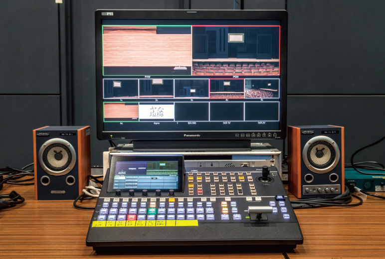写真:映像のスイッチングを行うAV-UHS500