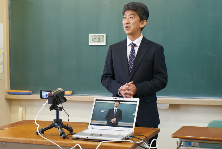 写真:校内放送のような使い方ができるScreen Transfer機能
