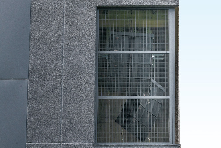 写真：ラインアレイスピーカー WS-LA500AWP