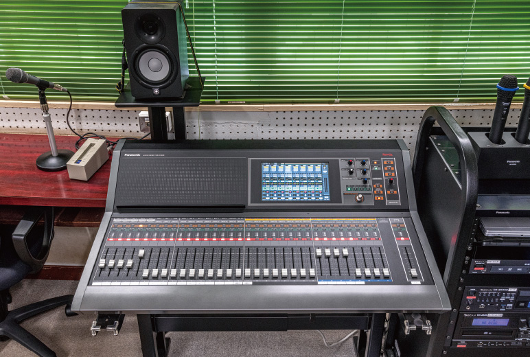 写真：デジタルミキサーWR-DX400