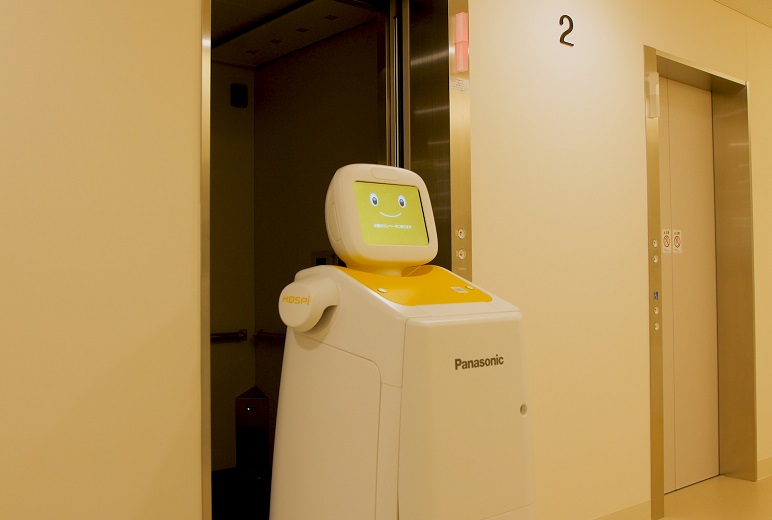 写真:エレベーターは自動で搭乗可能