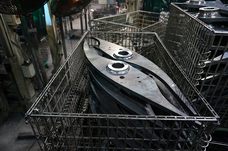 写真:厚板部品には深い溶け込みが求められる