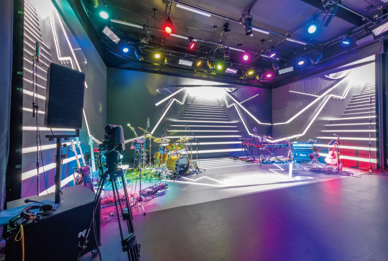 写真:4面LEDの演出