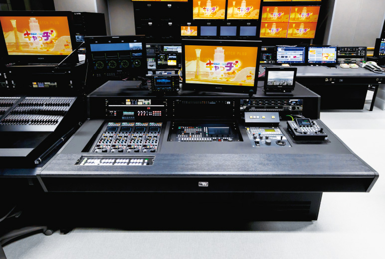 写真:L1サブのVE卓