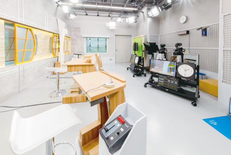 写真:L2のスタジオの様子