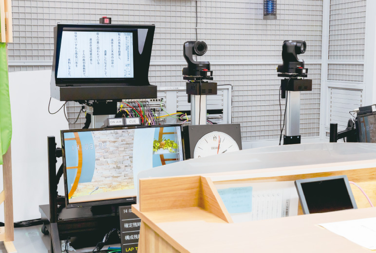 写真:プロンプターカメラ