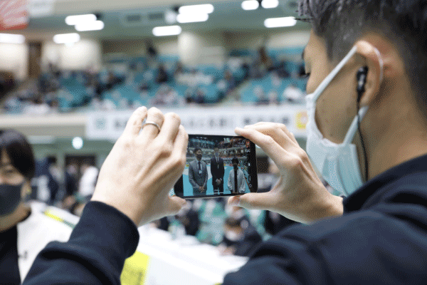 写真:スマートフォンで撮影した映像も配信可能
