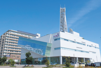 写真:新社屋外観