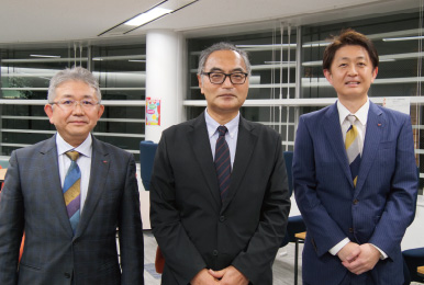 写真:城西国際大学の御三方