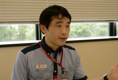 写真：日本郵便株式会社  市川南郵便局 ゆうパック部 主任  谷津 孝宏様