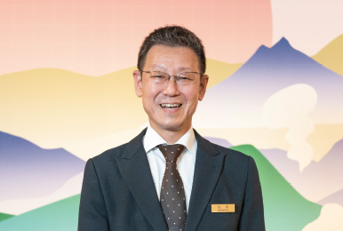 写真:別府温泉 杉乃井ホテル アミューズメント部長 杉本 唯様