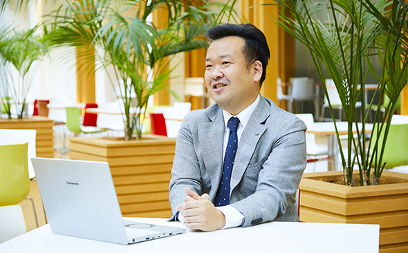 写真:株式会社アシックス GIT戦略部 柳⾕正章様