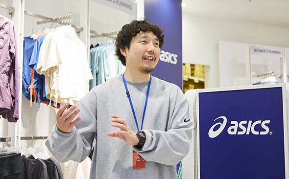 写真:アシックス様 店舗風景