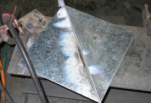 フルデジタル溶接機+メッキありワイヤで高品質溶接
