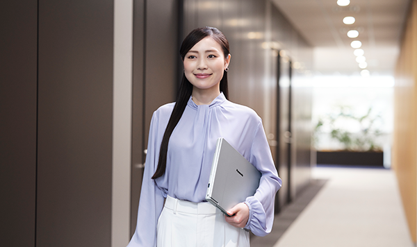 FCをもって社内を移動