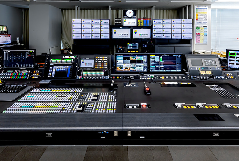 写真：Nサブでは中央にOTC卓を配備