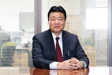 株式会社御座候　常務取締役　管理本部⻑　上川 英⼀郎様　※所属は納⼊時のものです。