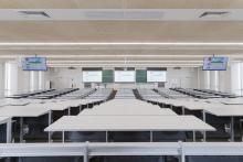 写真:すべての学び空間にプロジェクターやディスプレイを設置